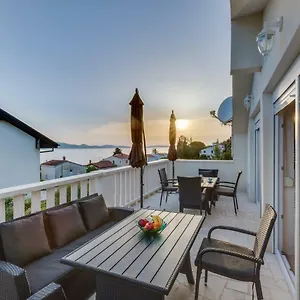 https://memories-apartments.hotelinzadar.com